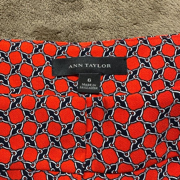 Ann Taylor Printed Nautical Shorts Women’s Size 6 | Red & Navy Chain Link - Picture 2 of 5